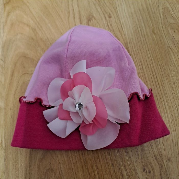 Czapka wiosenna dziewczęca / 4-5 lat