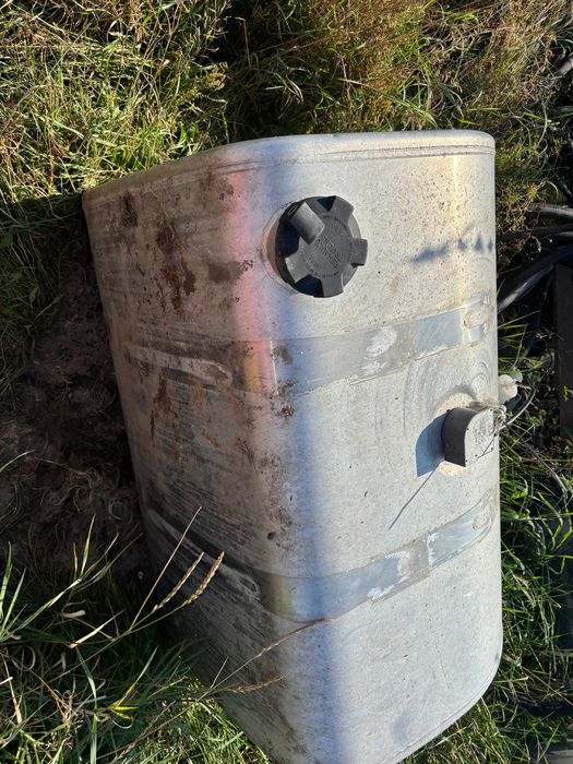 Zbiorniki Volvo Mercedes