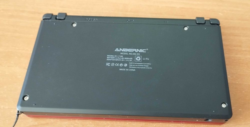 Anbernic RG DS (Black Red), чохол Anbernic в комплекті