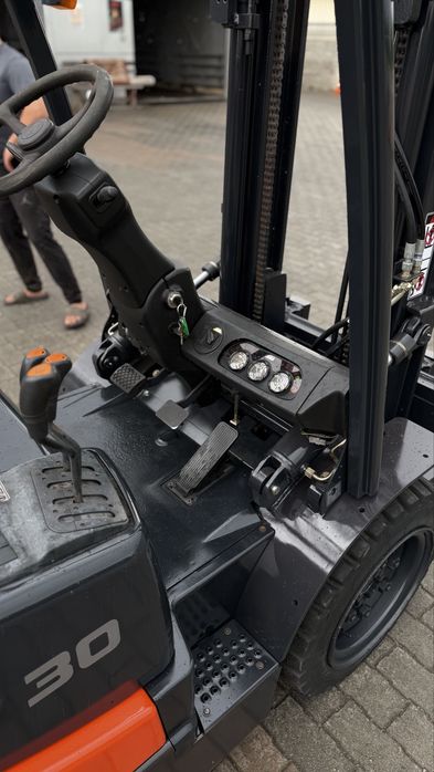 Навантажувач Doosan D30-G PRO 5 Погрузчик