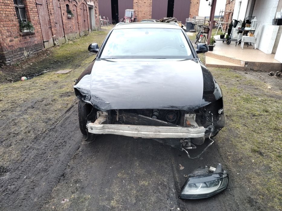 Audi A4 B8 uszkodzona