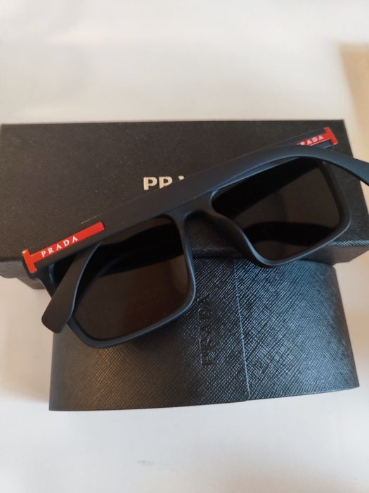 Prada   Італія чорні окуляри