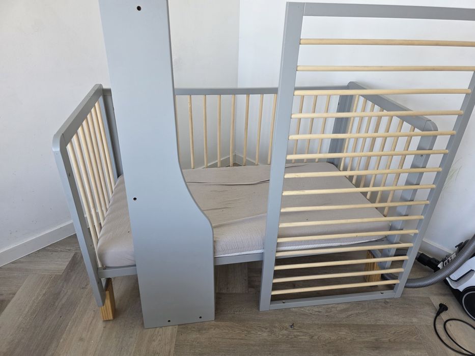 Łóżeczko drewniane