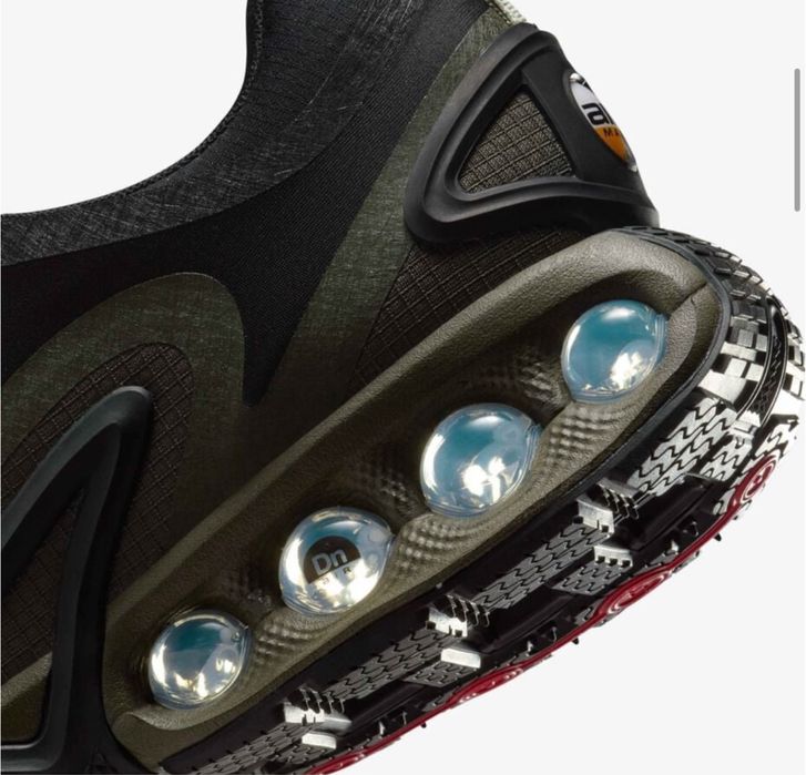 Чоловічі оригінальні кросівки Nike Air Max DN Roam