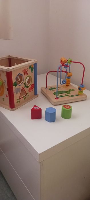 Conjunto peluches mais brinquedos