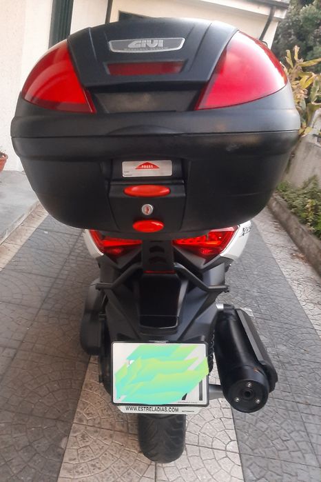 Yamaha X-Max 125cc.