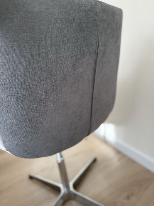 Стильне мʼяке крісло