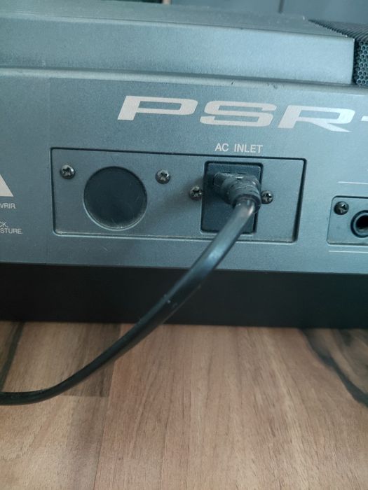 Yamaha psr 9000.