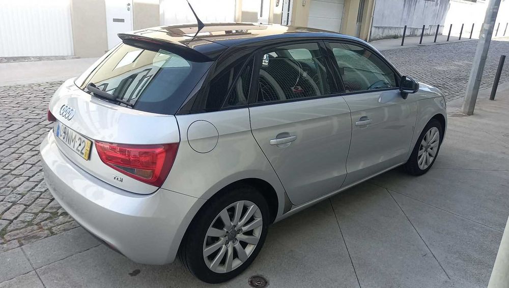 Audi A1 Sportback 1.6Tdi 90cv Nacional  c/livro revisoes