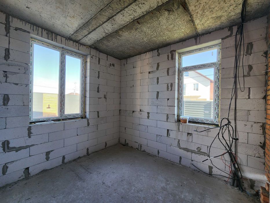 Вітаю! Продам будинок_дуплекс 105м2, від забудовника заводимо газ.