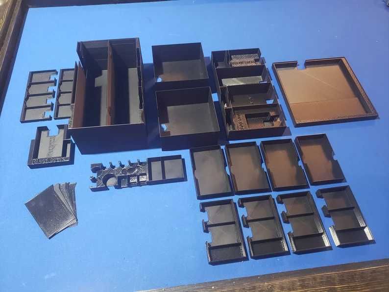 Insert organizer do gry planszowej Bloodborne mieści wszystkie dodatki (bez figurek)