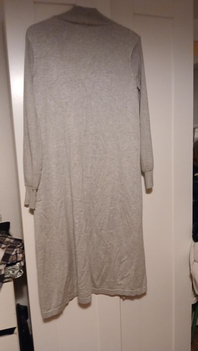 Casaco comprido cinzento