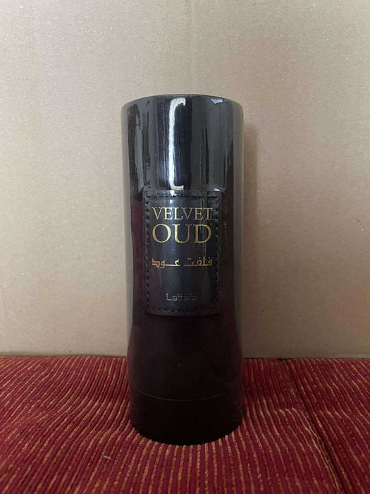 Perfume Velvet Oud – Lattafa | Novo / Como Novo