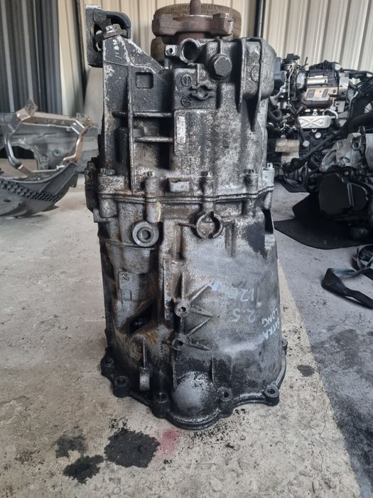 КПП коробка передач 2,0  2.5 tdi 80-100кв-120VW Crafter крафтер