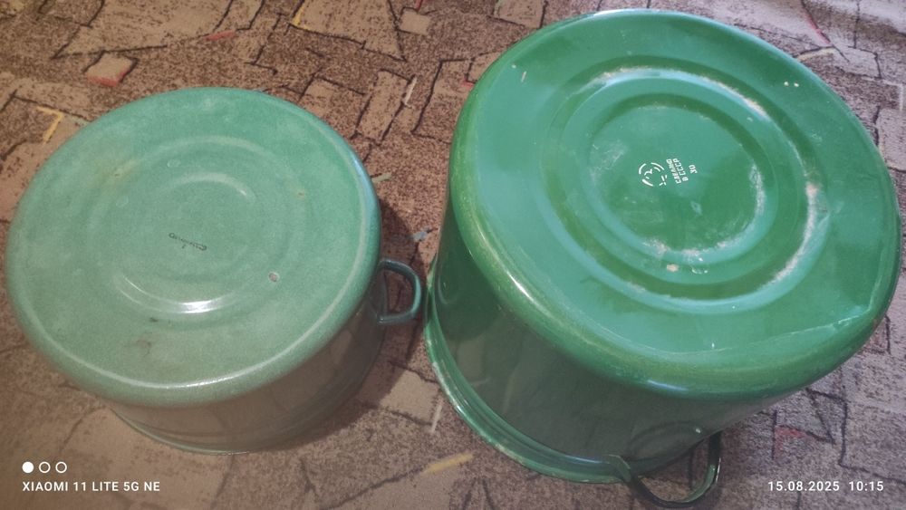 Эмалированные кастрюли