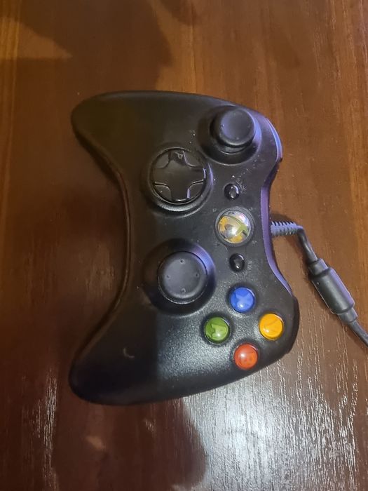 Pad przewodowy do konsoli Microsoft Xbox 360 czarny-orginalny .