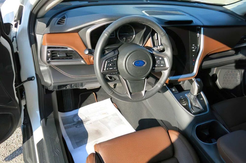 Subaru Outback      2024