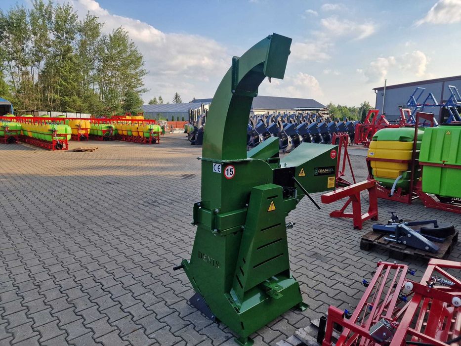 Bębnowy rębak do gałęzi półautomatyczny R12-DENIS