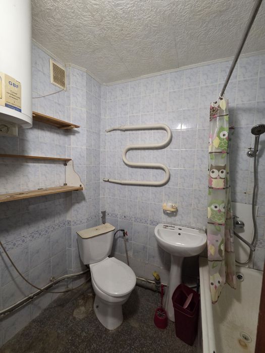 Продам 2к ул. Олега Ольжича 1Б