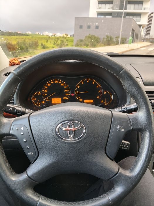 Toyota Avensis 2.0 VVT-i | 2005 | 147cv | Estofos em Pele Aquecidos