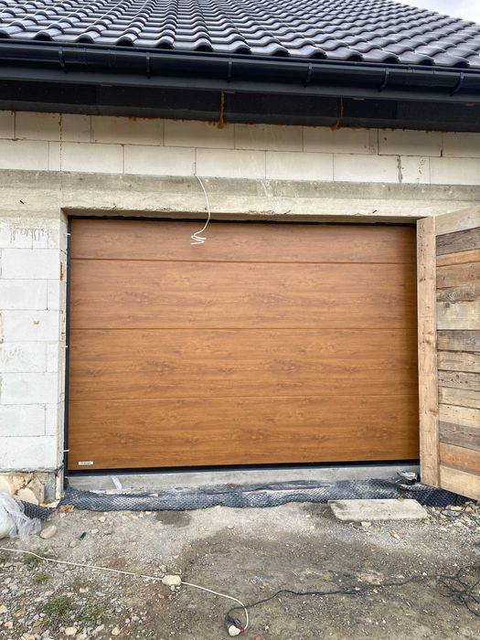 Bramy garażowe segmentowe, rolowane, uchylne