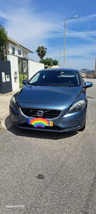 Volvo V40 D2, caixa manual, full extras em excelente estado de conservação