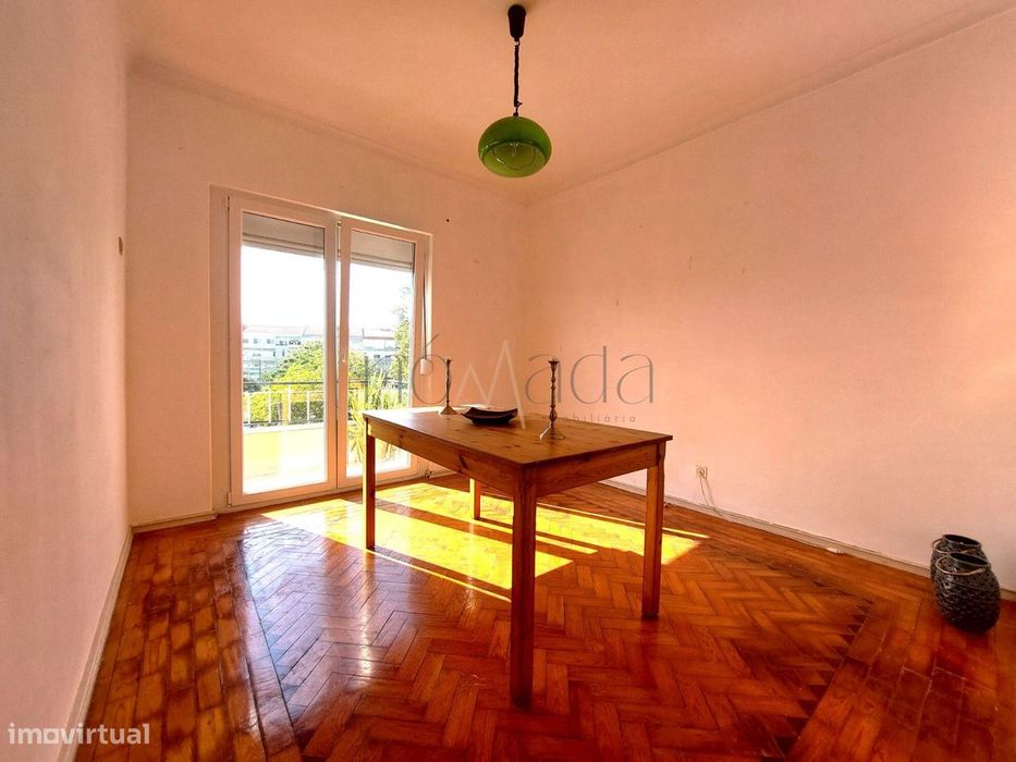T3 luminoso com varanda e marquise | Excelente localização