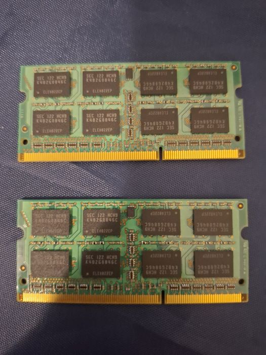Memória RAM SO-DIMM da Samsung 8 GB (2 x 4 GB).