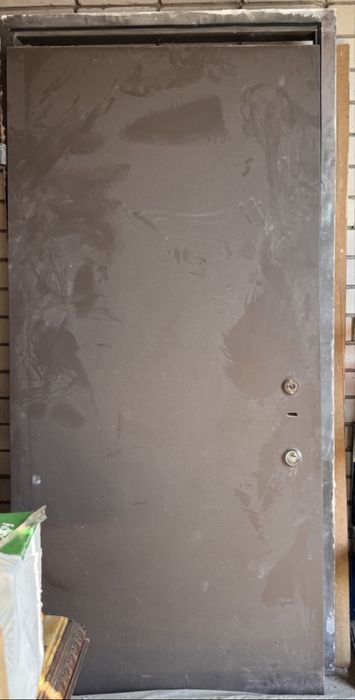 Входная Дверь с Замком