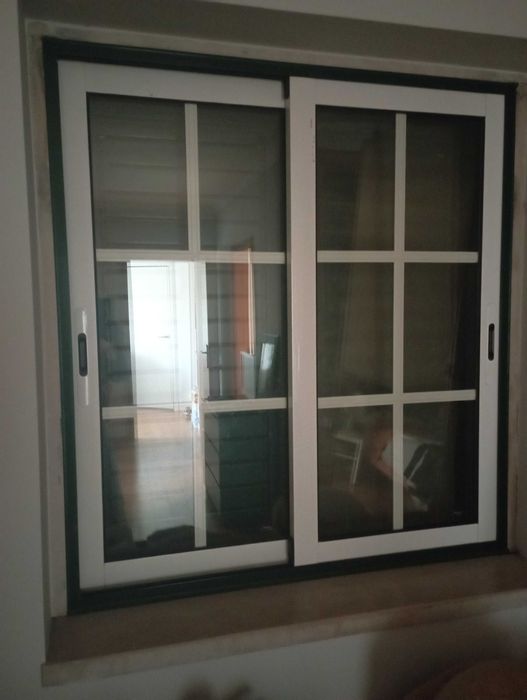Janelas vidro duplo em aluminio com perfil verde