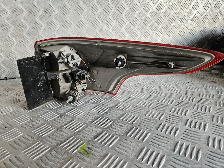 Ford Focus mk3 kombi lampa lewa tył tylna