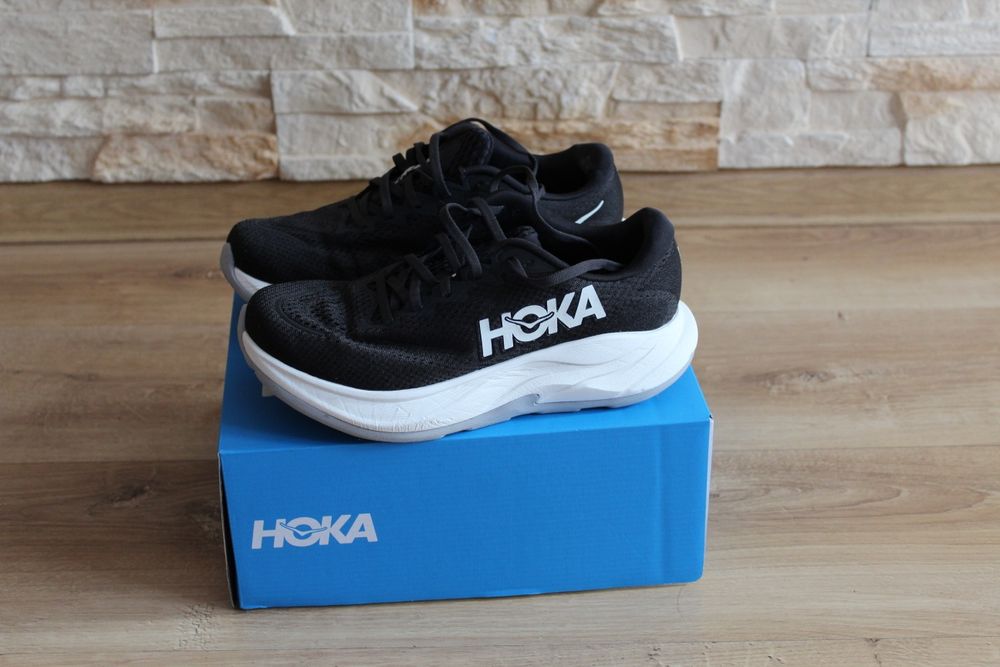 Buty do biegania Hoka Rincon 4 Wide czarne – prawie nowe
B
