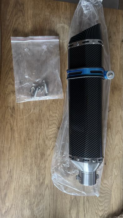 Глушник AKRAPOVIC карбон, прямоток L — 470 mm