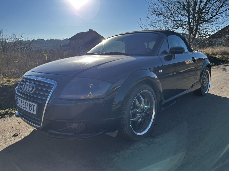 Audi tt автомобіль