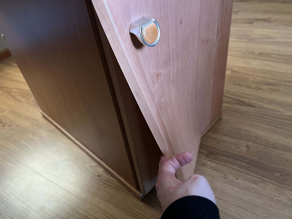 Biurko bardzo stabilne za darmo