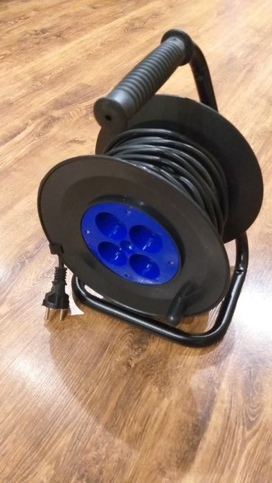 Подовжувач на котушці 2×1,0 20м