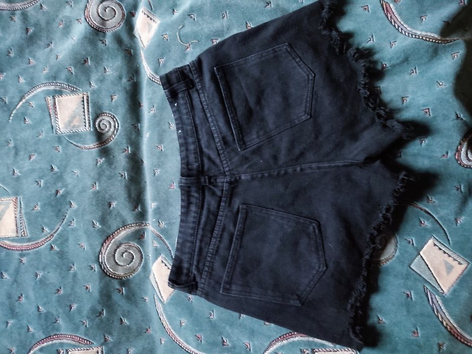 Продам джинсові шорти