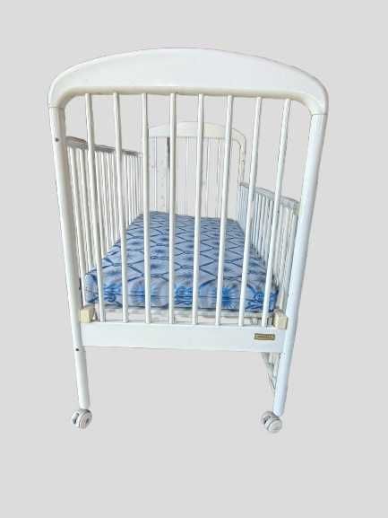 Cama de Bebé TRAMA com colchão e rodas