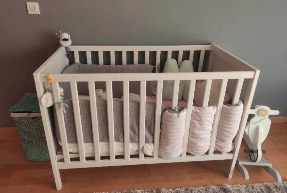 Berço  de bebé  branco