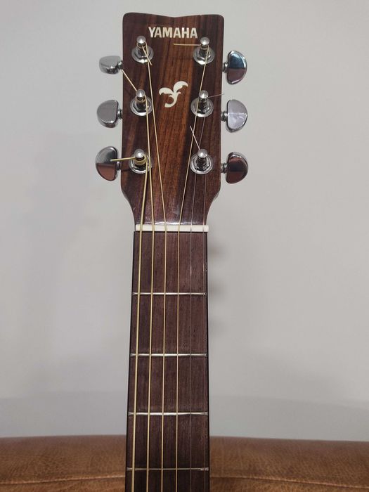 Yamaha FG700S Guitarra Acústica assinada Guthrie Govan C/BOLSA