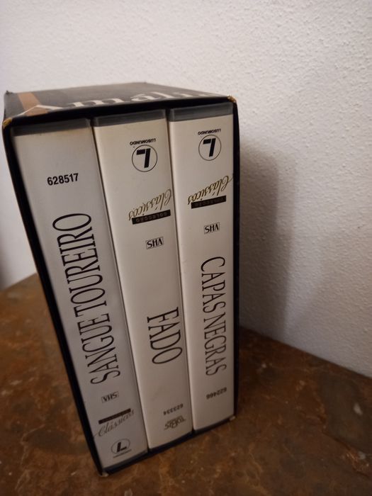 Caixa com três filmes de AMÁLIA RODRIGUES.