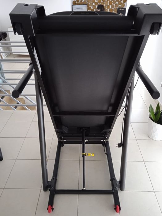 Vendo passadeira como nova sem marcas de uso.