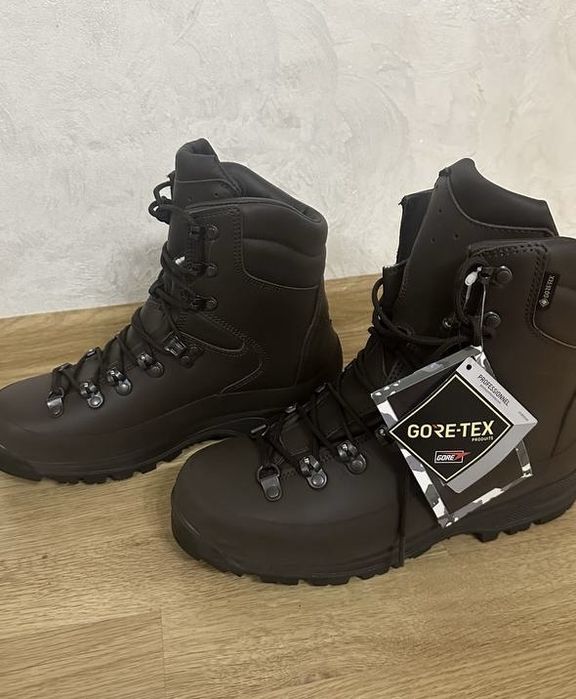 військова куртка, бронижелет, взуття, рюкзак, сумка, медичний підсумок