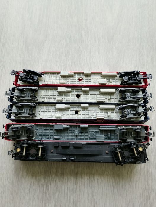 Conjunto 5 carruagens passageiros SNCF, H0 1:87