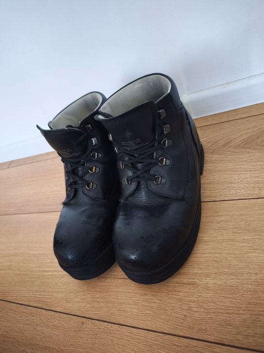 Swear type massive boots