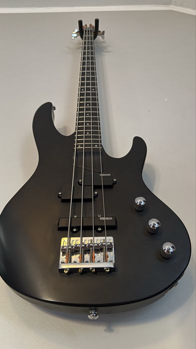 Gitara basowa LTD B-10