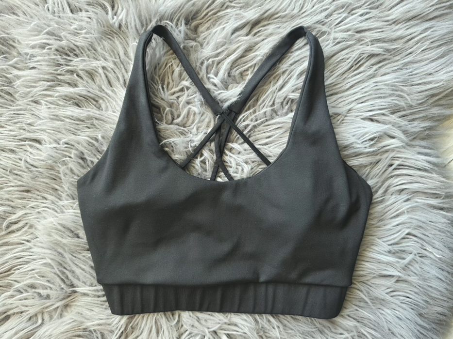 Top sportowy Stradivarius rozm. XS