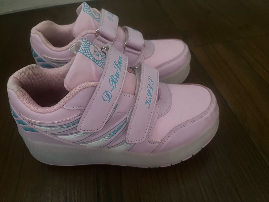 Buty rolki świecące 35