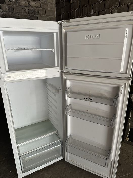 Продам холодильник