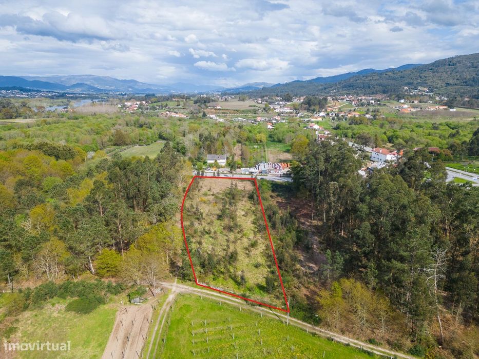 Terreno Rústico com 5000m2 em Geraz do Lima